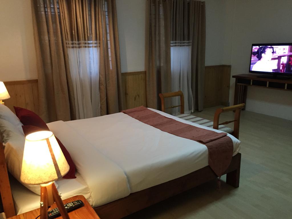 Chateau Beatrice Tagaytay City Room photo