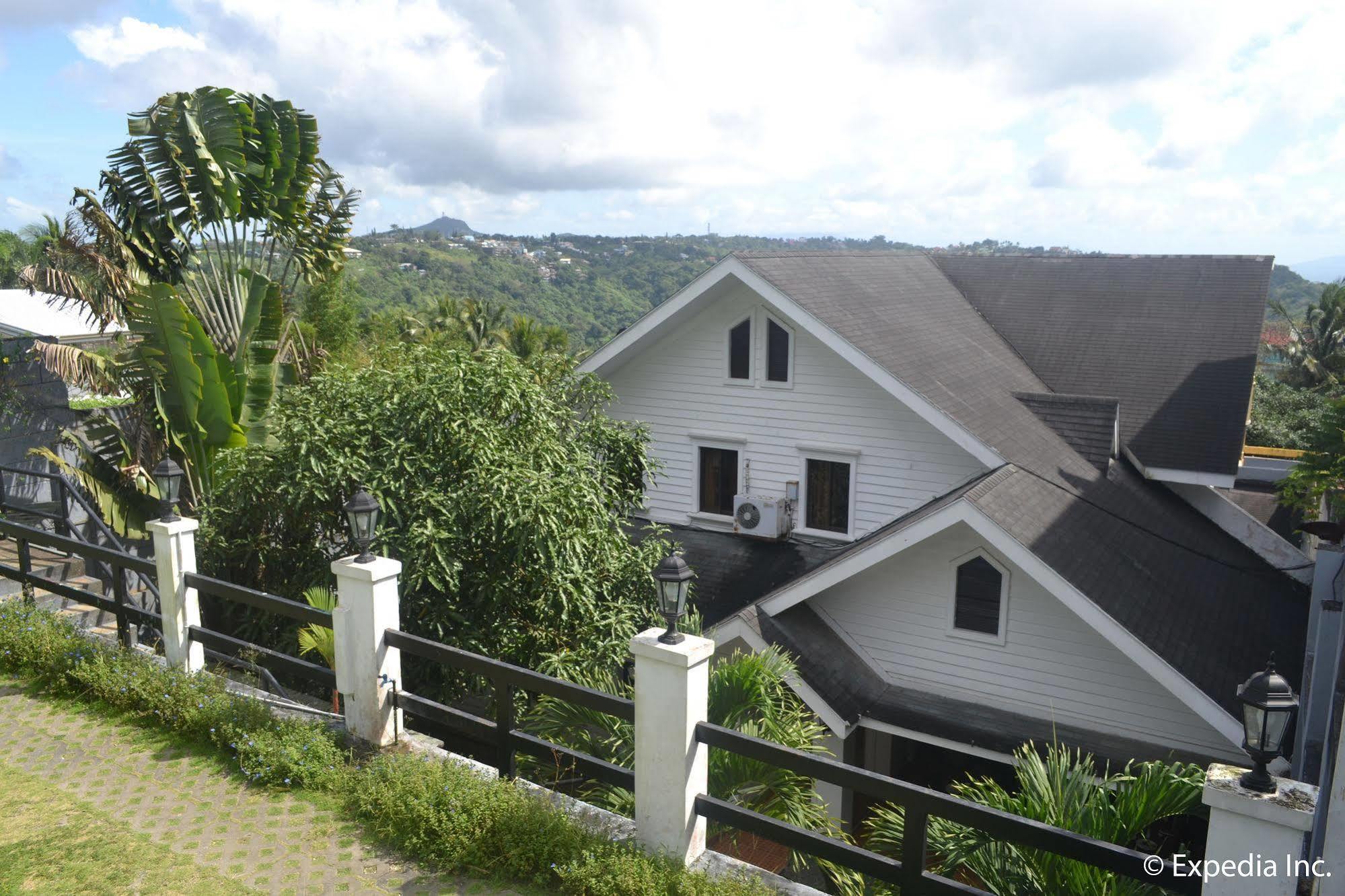 Chateau Beatrice Tagaytay City Exterior photo