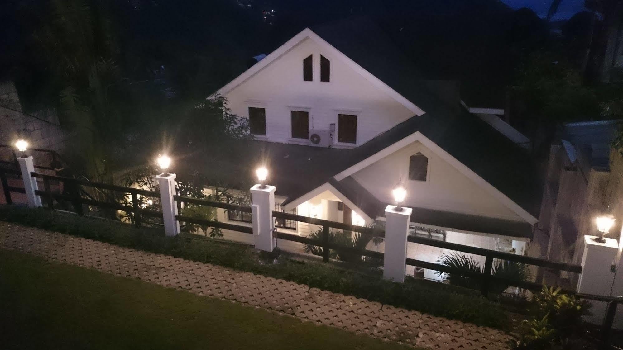 Chateau Beatrice Tagaytay City Exterior photo