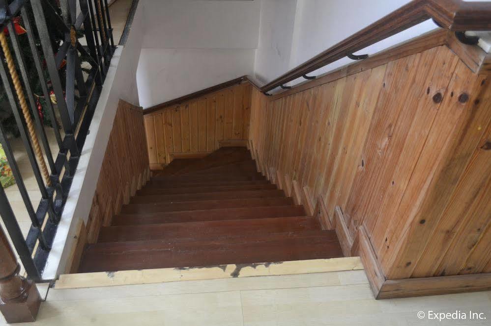 Chateau Beatrice Tagaytay City Exterior photo