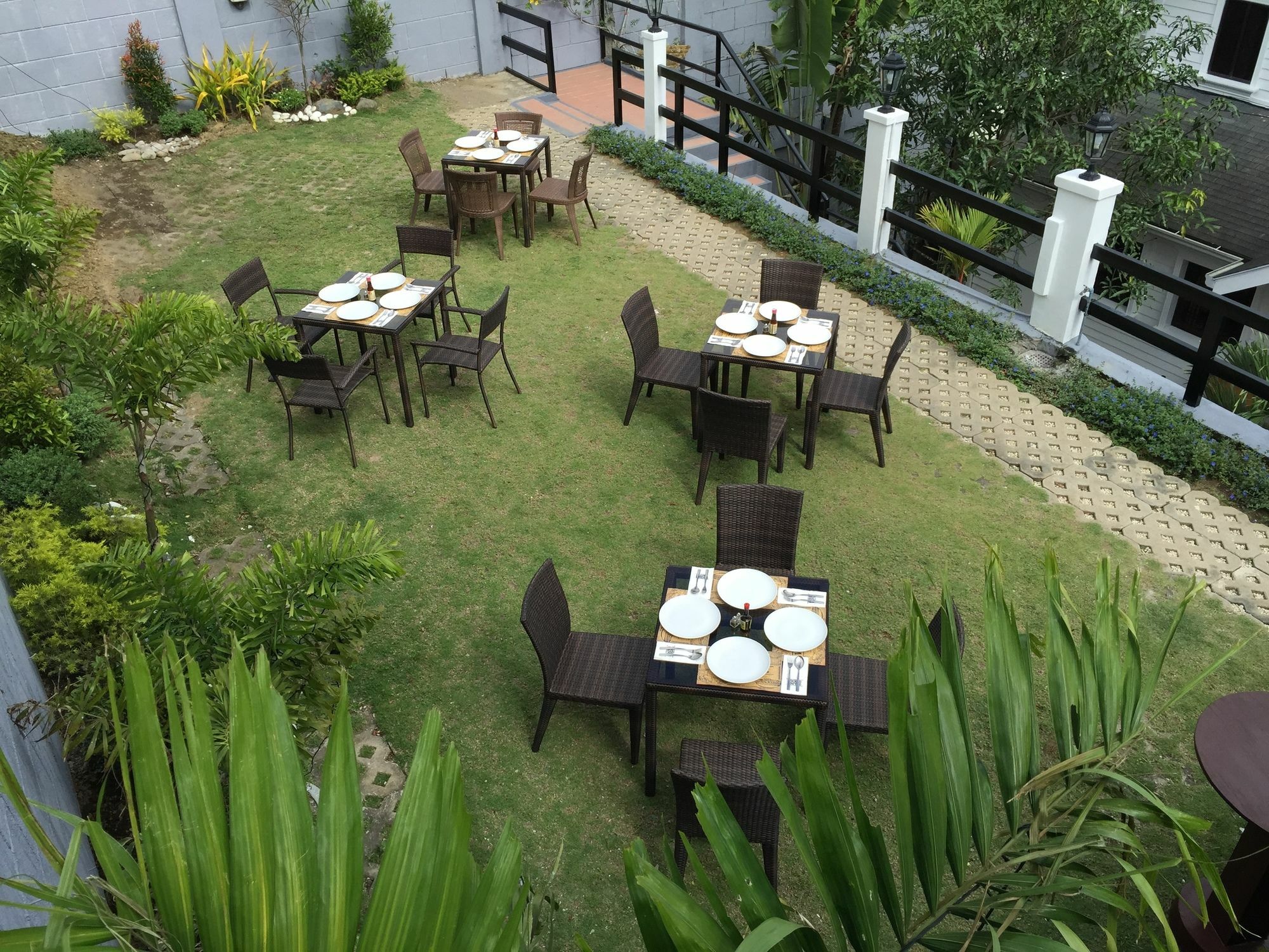 Chateau Beatrice Tagaytay City Exterior photo